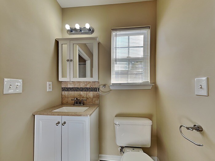 Building Photo - 6227 Dumont Ln