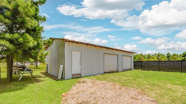 Building Photo - 582 Rd 5707
