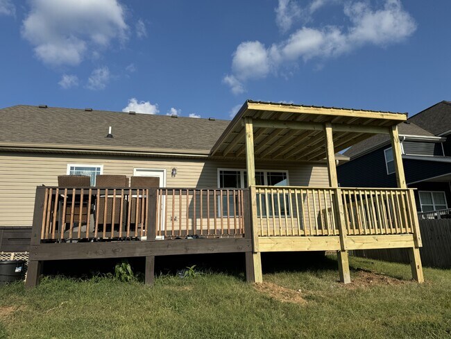 Building Photo - 1360 Harmon Ln