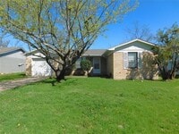 Building Photo - 1705 White Oak Ct