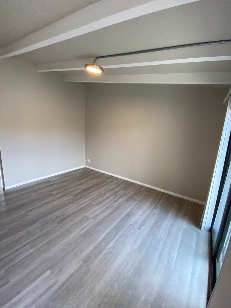Building Photo - 2916 W Century Blvd