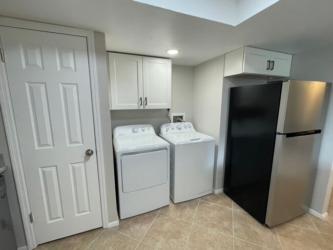Building Photo - Newly Remodeled 2/2 Condo in South Daytona for $1325.00