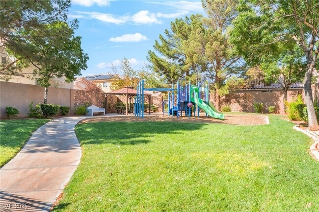 Building Photo - 5001 Light Springs Ave