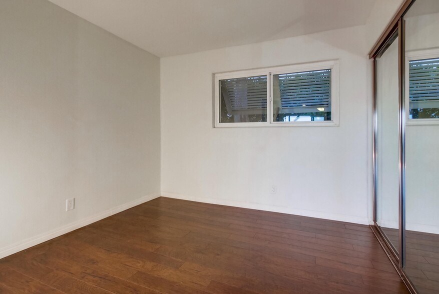 Building Photo - 3997 Crown Point Dr