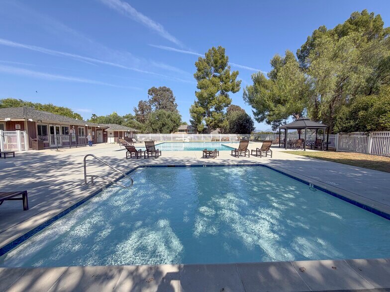 Building Photo - 28606 Conejo View Dr