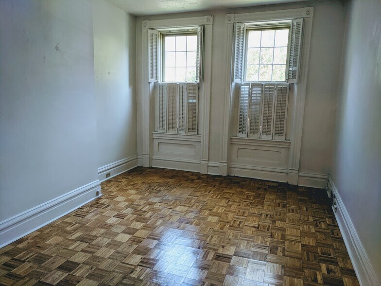 Building Photo - 5431 Howe St