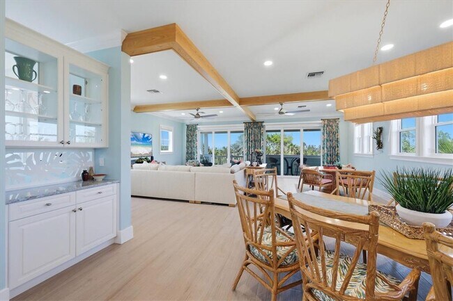 Building Photo - 115 Aqua Ln