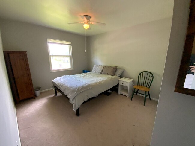 Building Photo - 4209 Defoe Dr