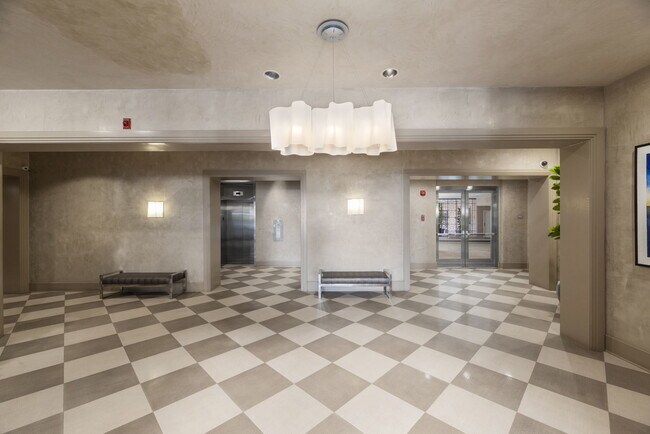 Building Photo - 1118 3rd St