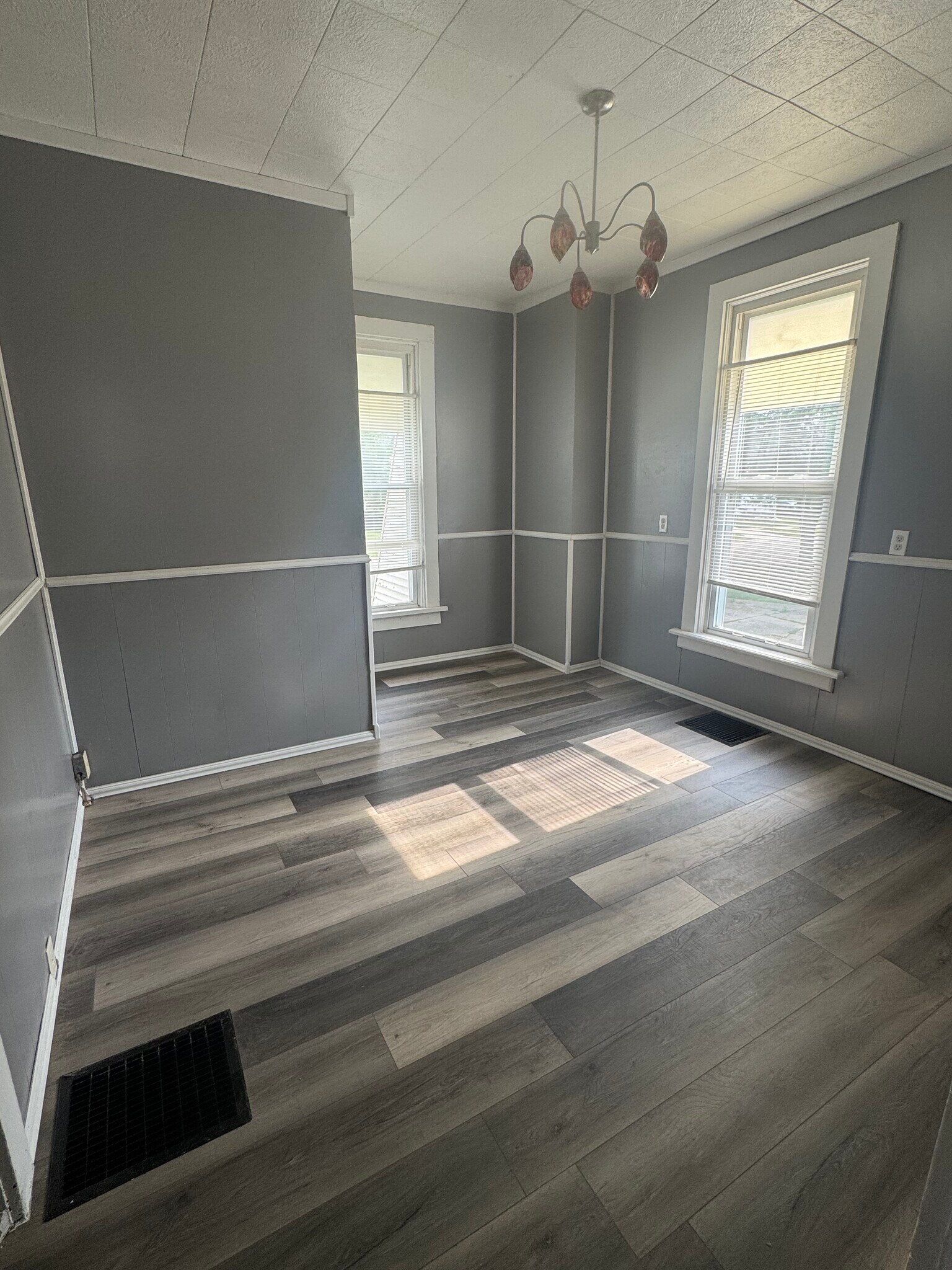 Dinning room - 733 16th Ave