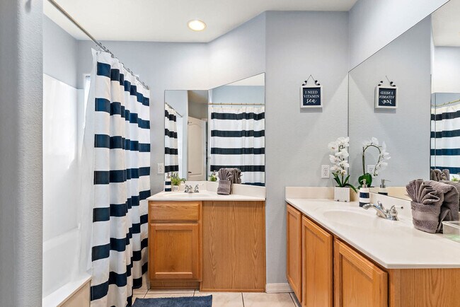 Building Photo - 4301 N 21st St