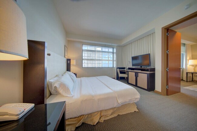 Building Photo - 1395 Brickell Ave
