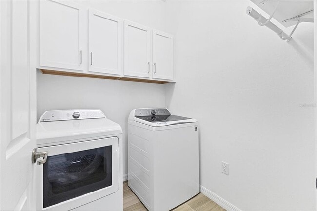 Building Photo - 25246 Keygrass Ct