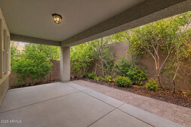Building Photo - 3006 W Ferruccio Pl