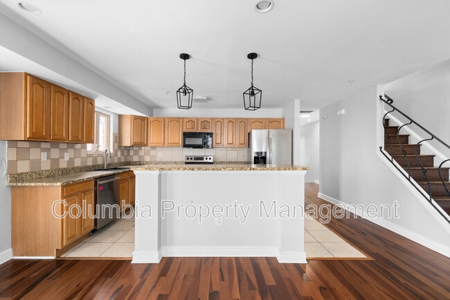 Building Photo - 1829 Providence St NE