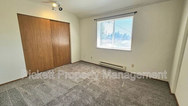 Building Photo - 2641 Stephenson Ave