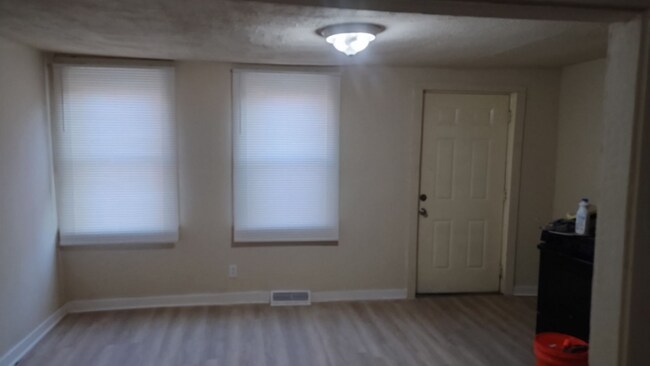 Building Photo - 465 High St