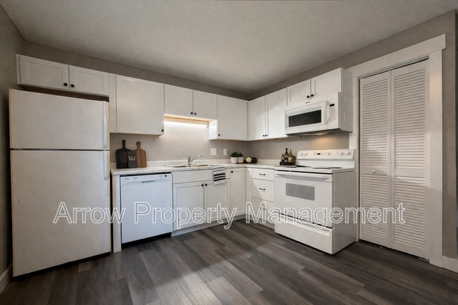 Building Photo - 1027 A St