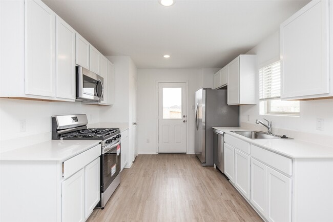 Building Photo - 7347 Greenbriar Cayon Ln