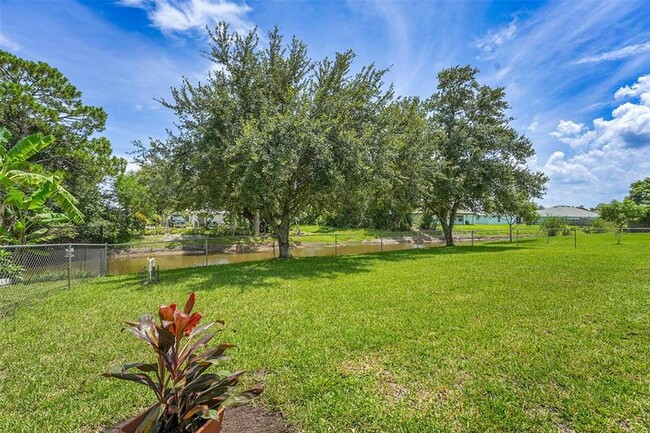 Building Photo - 1332 SW Granville Ave