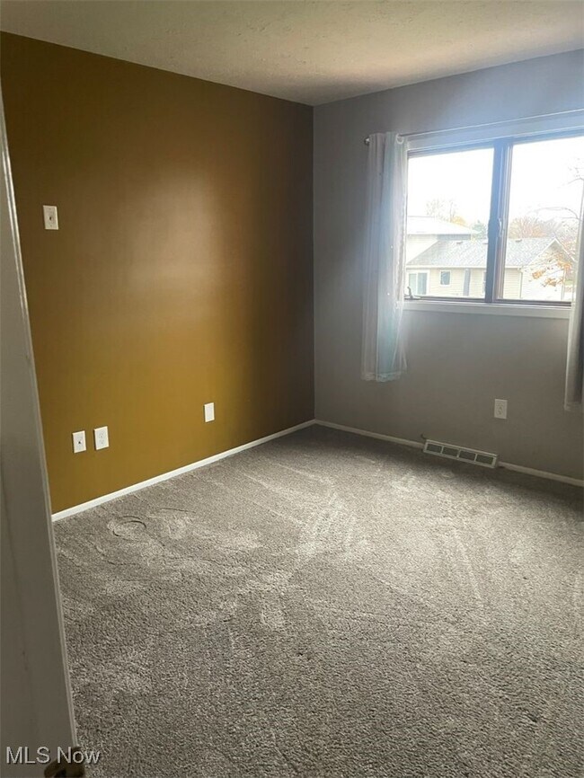 Building Photo - 14292 Trenton Ave