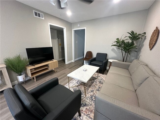 Building Photo - 1222 Georgia St