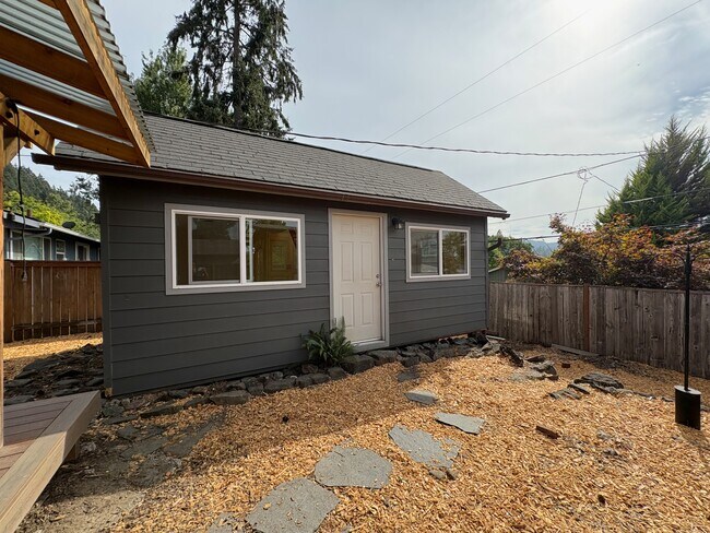 Building Photo - 3230 Onyx St