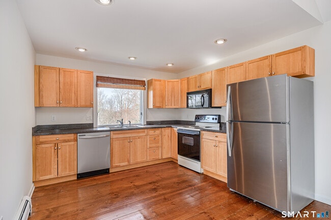 Building Photo - 92 Whisconier Rd