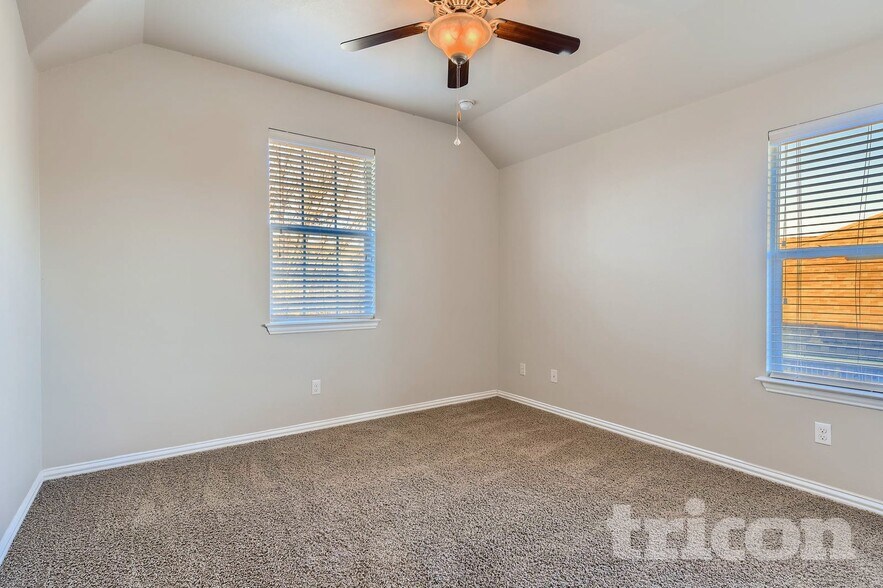 Building Photo - 1913 Colony Glen Ln