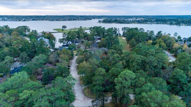 Building Photo - 12900 Walden Rd