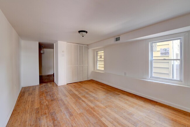 Building Photo - 1103 Grand Ave