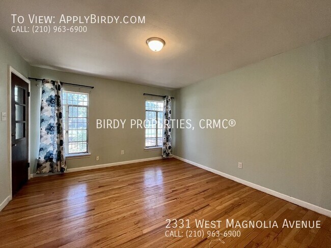 Building Photo - **3 Bed, 2 Bath Home with Detached Garage/...