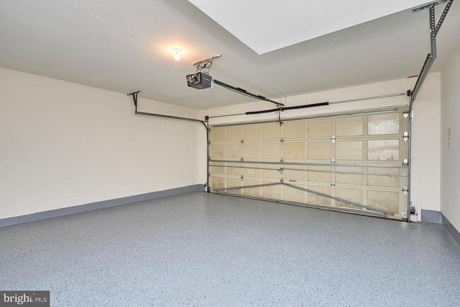 Building Photo - 4100 Fountainside Ln