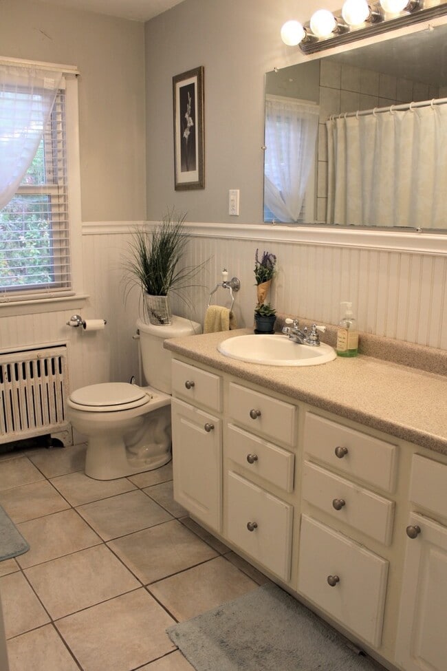 Building Photo - Portland 4BD/2BA Single Family Home - $2,833