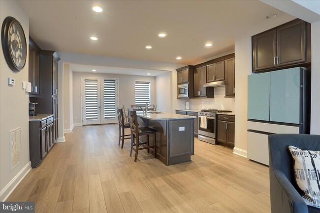 Building Photo - 3219 Wayland Rd