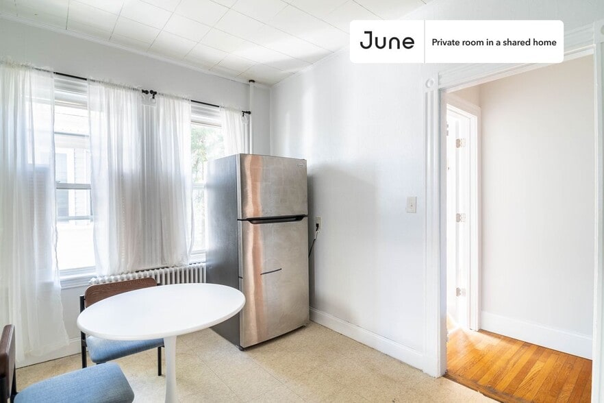 Building Photo - Room in Shared 7 bed/2 bath home in Brighton