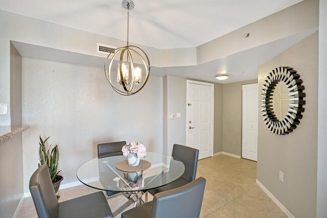 Building Photo - 1801 N Flagler Dr