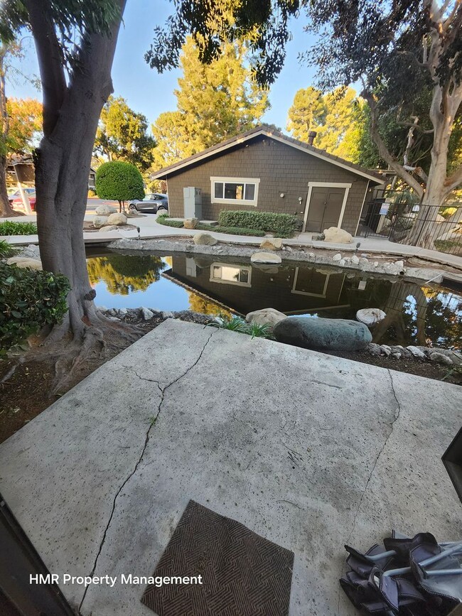 Building Photo - Lovely Condo - Irvine