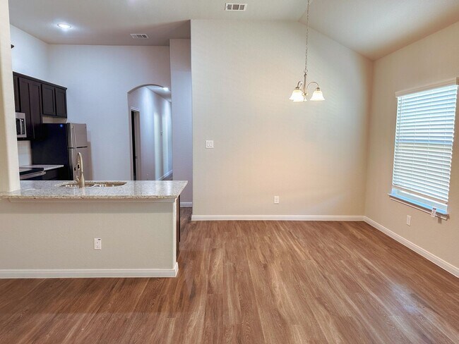 Building Photo - 10007 Westover Bluff