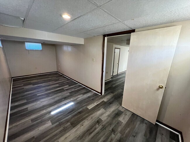 Building Photo - 3-Bed, 2-Bath Home with Finished Basement