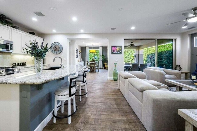 Building Photo - 51287 Longmeadow St