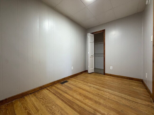 Building Photo - 1732 7th St