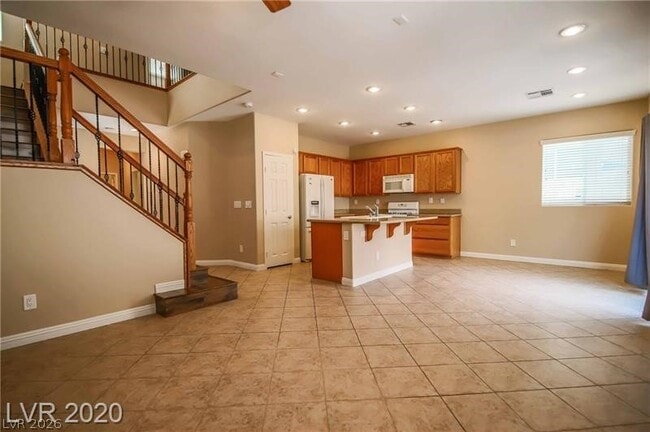 Building Photo - 9242 Grassy Weep Ct