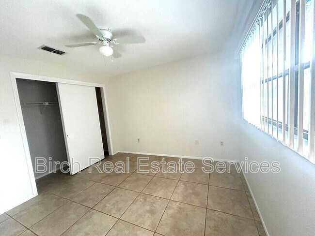 Building Photo - 2419 Mondale Ct