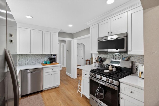 Building Photo - 741 Lantana Ave