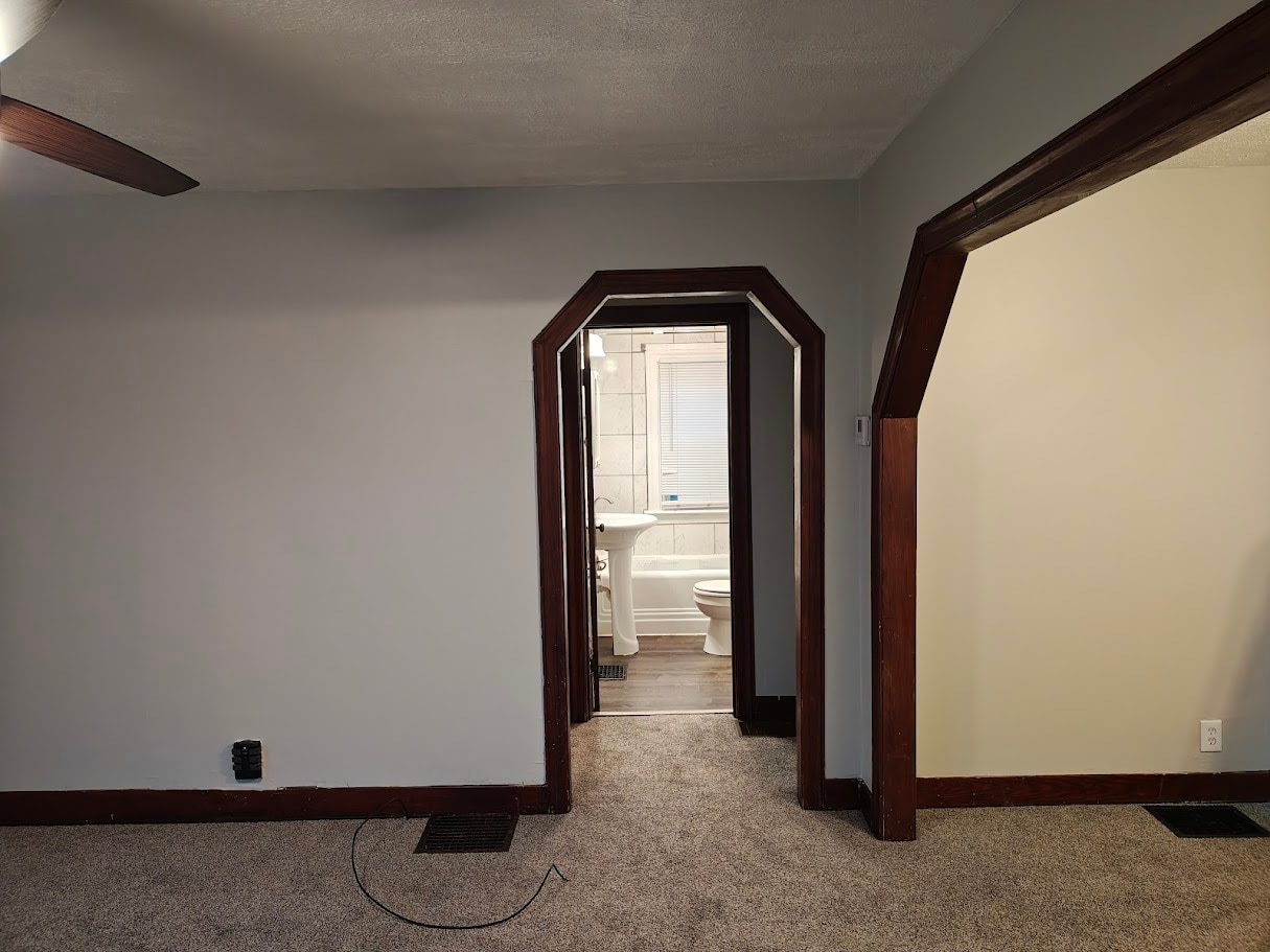 Building Photo - 524 Crestmore Ave