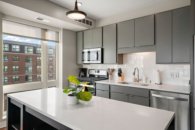 Building Photo - 1410 Nicollet Ave