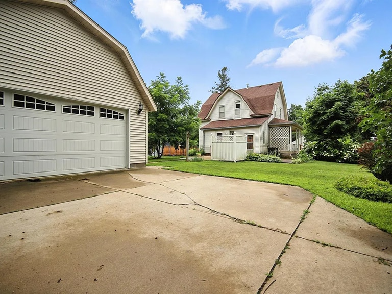 Huge two car garage - 203 E McKinley St