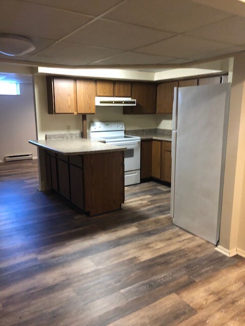 Building Photo - 2450 Eastgate Rd