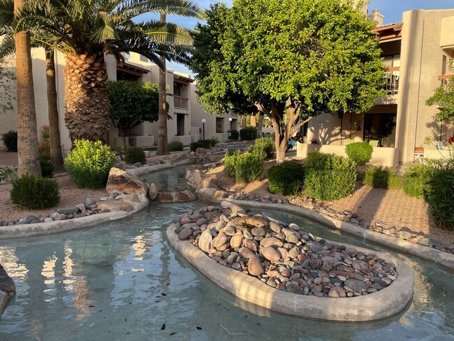 Building Photo - $1,550 2-3 Bedroom For Lease With Community Heated Pool & Spa in 85207!